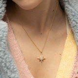 Collar colgante, Bañado en oro, Zirconia cúbica artificial