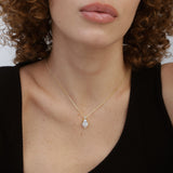 Collar colgante, Bañado en oro, Zirconia cúbica artificial