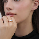 Anillo Delicado, Bañado en oro, Zirconia cúbica artificial