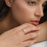 Anillo Delicado, Bañado en oro, Zirconia cúbica artificial